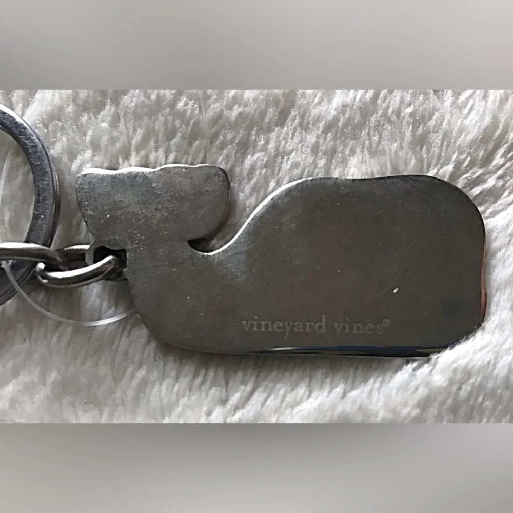 Vineyard Vines RARE (discontinued) Whale Enameled Keychain